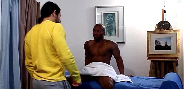  Black muscule dude facefucked by his masseur
